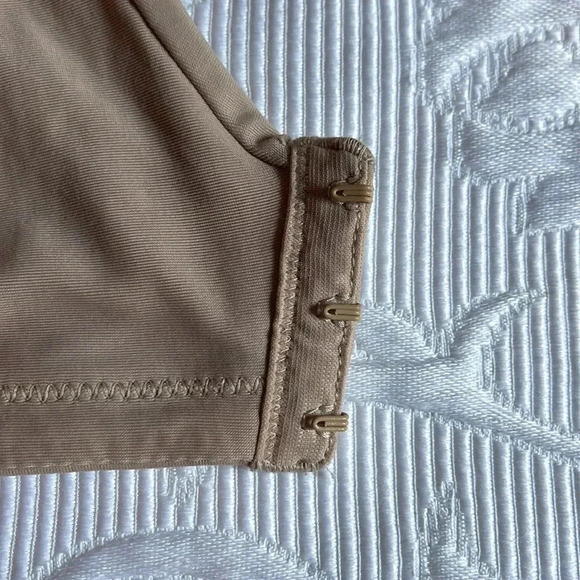 Vanity Fair nude bra size 36C - Picture 6 of 6